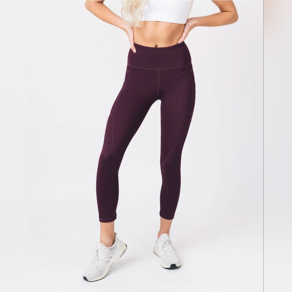 ZYIA Active Plum Pocket Light n Tight Capri 20" Leggings Size 12